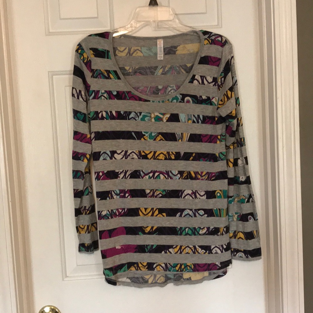 Striped pattern LuLaRoe Lynnae top